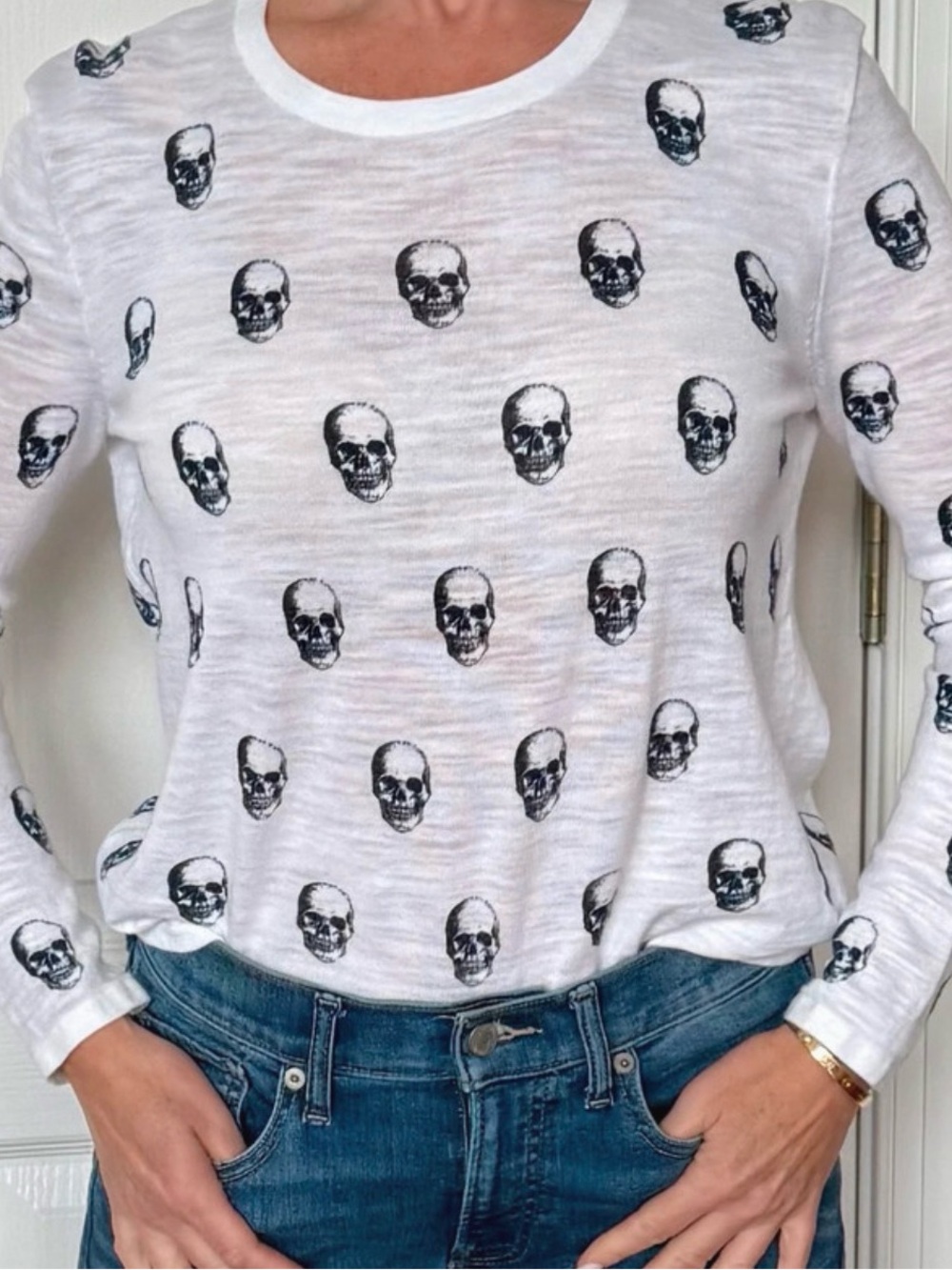Skull Cashmere White With Navy Skulls💀